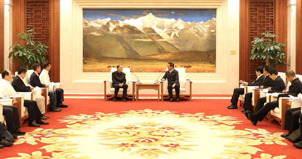 中国上市公司协会商业航天与低空经济专业委员会成立大会暨投资云南·产融对接会在昆举行 共拓多元应用场景 共促新兴产业发展 王予波会见李家祥吴一戎等嘉宾代表
